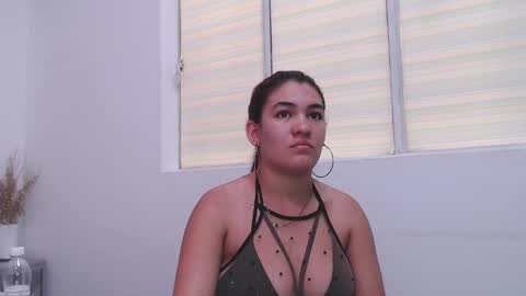 Snapshot of kyliiebaker chatting on 02-06-25, 08:56 Kylie online show from 02-06-25, 08:56