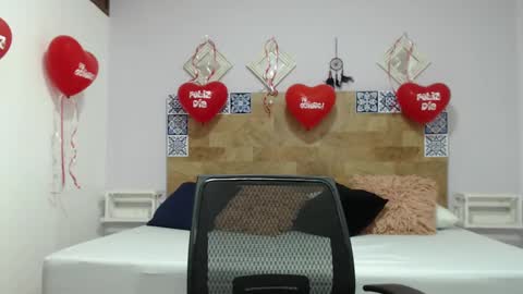 Snapshot of kyliiebaker chatting on 02-15-25, 07:27 Kylie online show from 02-15-25, 07:27