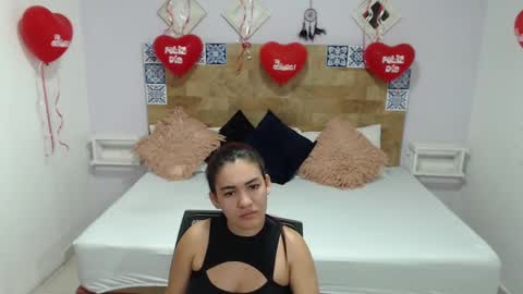 Snapshot of kyliiebaker chatting on 02-16-25, 11:59 Kylie online show from 02-16-25, 11:59