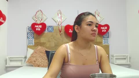 Snapshot of kyliiebaker chatting on 02-20-25, 11:42 Kylie online show from 02-20-25, 11:42