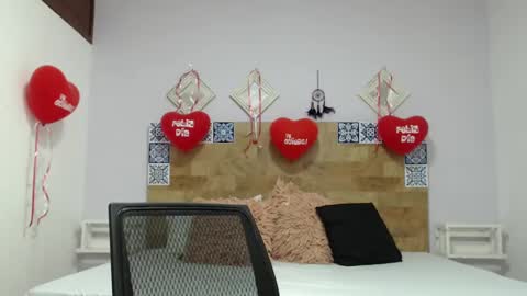 Snapshot of kyliiebaker chatting on 02-21-25, 11:22 Kylie online show from 02-21-25, 11:22