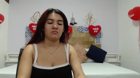 Snapshot of kyliiebaker chatting on 02-26-25, 11:20 Kylie online show from 02-26-25, 11:20