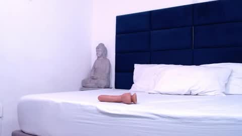 Snapshot of kyliiebaker chatting on 03-10-25, 05:07 Kylie online show from 03-10-25, 05:07