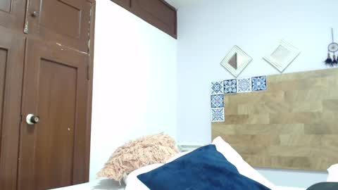 Snapshot of kyliiebaker chatting on 03-12-25, 02:01 Kylie online show from 03-12-25, 02:01