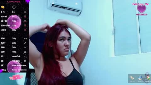 Snapshot of kyliiebaker chatting on 09-12-25, 11:21 Kylie online show from 09-12-25, 11:21