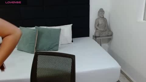 Snapshot of kyliiebaker chatting on 10-06-25, 10:02 Kylie online show from 10-06-25, 10:02