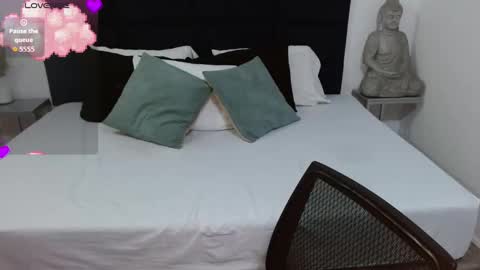 Snapshot of kyliiebaker chatting on 10-08-25, 10:46 Kylie online show from 10-08-25, 10:46