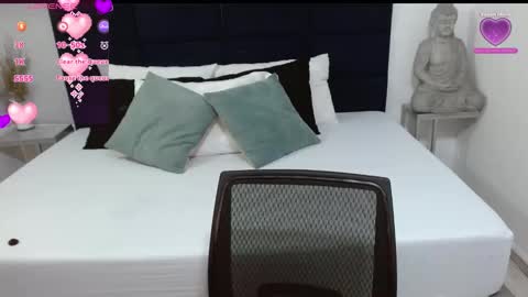 Snapshot of kyliiebaker chatting on 10-16-25, 10:27 Kylie online show from 10-16-25, 10:27