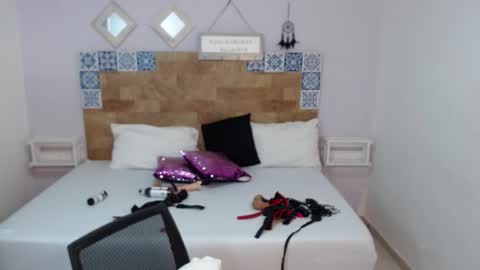 Snapshot of kyliiebaker chatting on 11-09-25, 10:46 Kylie online show from 11-09-25, 10:46