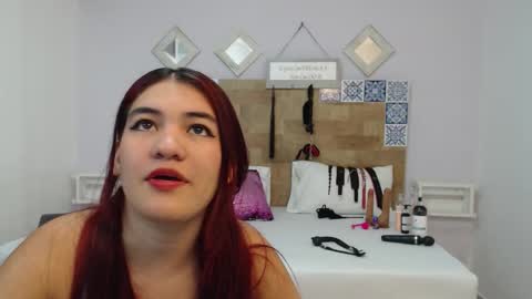 Snapshot of kyliiebaker chatting on 11-17-25, 11:05 Kylie online show from 11-17-25, 11:05