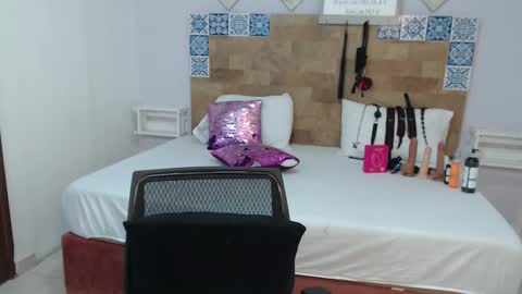 Snapshot of kyliiebaker chatting on 11-20-25, 09:53 Kylie online show from 11-20-25, 09:53