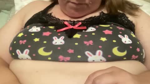 Snapshot of kylorencat chatting on 09-11-25, 01:49 KYLO online show from 09-11-25, 01:49