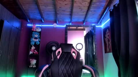 Snapshot of kyotomami chatting on 01-20-25, 08:18 Fernanda online show from 01-20-25, 08:18