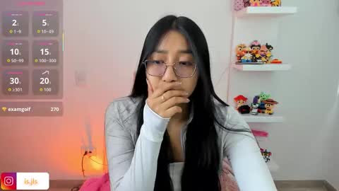 Snapshot of kyy_isa chatting on 09-11-25, 05:02 IG  online show from 09-11-25, 05:02