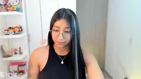 Snapshot of kyy_isa chatting on 09-23-25, 04:15 IG  online show from 09-23-25, 04:15