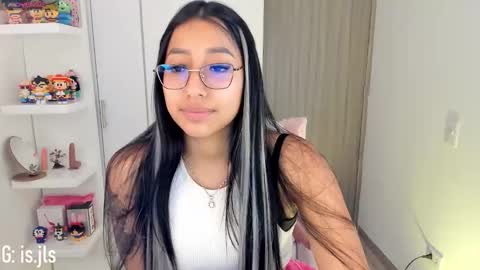 Snapshot of kyy_isa chatting on 10-04-25, 12:30 IG  online show from 10-04-25, 12:30