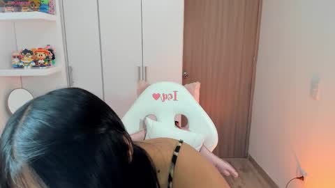 Snapshot of kyy_isa chatting on 10-08-25, 03:31 IG  online show from 10-08-25, 03:31