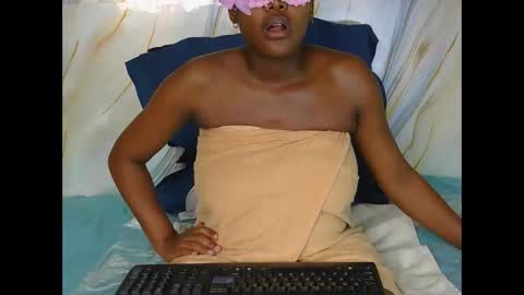 Snapshot of l4_love chatting on 10-30-25, 07:54 l4_love online show from 10-30-25, 07:54