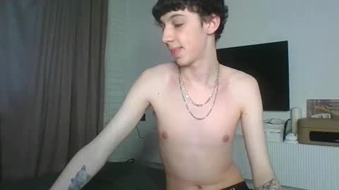 liam online show from 02-02-26, 01:32