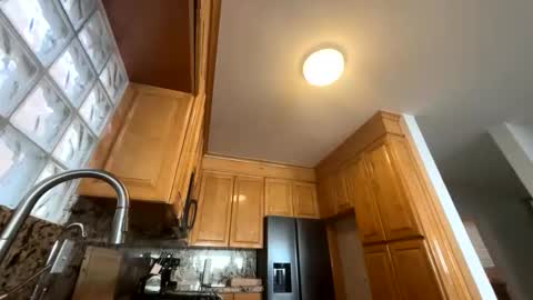 Snapshot of la_lechera_ chatting on 11-18-25, 11:15 la_lechera_ online show from 11-18-25, 11:15