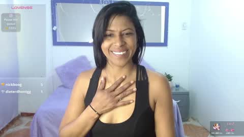 Snapshot of la_negritaa chatting on 06-08-26, 09:48 Sara online show from 06-08-26, 09:48
