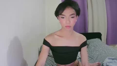 Laura online show from 11-11-25, 05:46