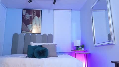 Cris  online show from 01-12-25, 12:01