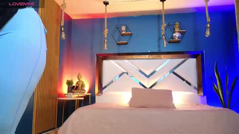 Cris  online show from 11-05-25, 10:59