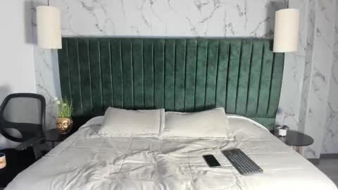 labrinthteasing online show from 10-03-25, 12:24