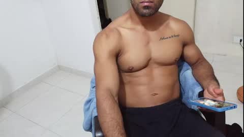 Snapshot of lacasadelosmunecosbq chatting on 06-09-26, 03:29 Bruno Smith online show from 06-09-26, 03:29