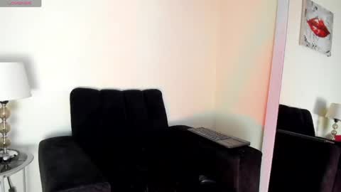 lace_victoria online show from 05-18-26, 12:29