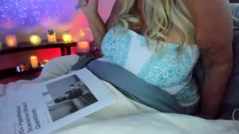 Snapshot of laceygrl chatting on 04-19-26, 04:45 Lacey online show from 04-19-26, 04:45
