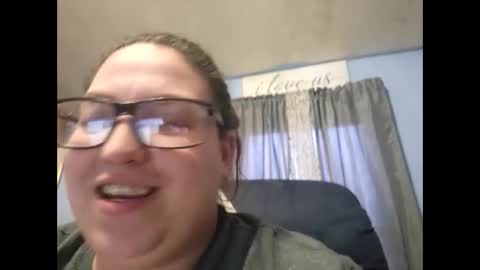 Snapshot of laddybuggie27 chatting on 02-10-25, 11:23 Laddybuggie27 online show from 02-10-25, 11:23