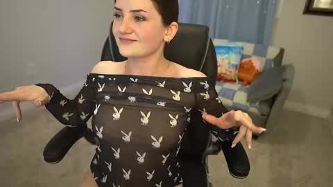 Anna online show from 12-17-25, 01:22