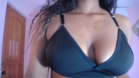 Snapshot of lady_danbury chatting on 01-05-25, 07:17 Karla - Instagram lady karla1 online show from 01-05-25, 07:17