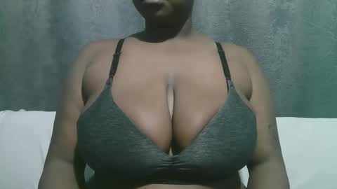 lady_dearra online show from 10-20-25, 02:12