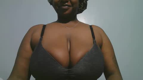 lady_dearra online show from 01-16-26, 03:43