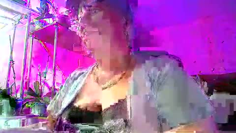 Snapshot of lady_gloria chatting on 12-24-24, 02:22 Lady Gloria online show from 12-24-24, 02:22