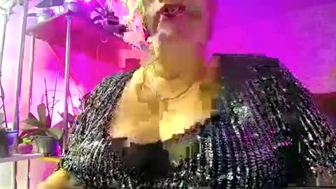 Snapshot of lady_gloria chatting on 12-28-24, 07:00 Lady Gloria online show from 12-28-24, 07:00