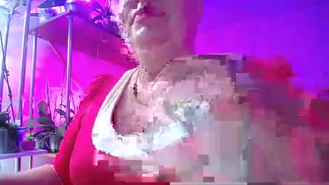 Snapshot of lady_gloria chatting on 12-31-24, 01:19 Lady Gloria online show from 12-31-24, 01:19