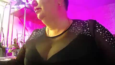 Snapshot of lady_gloria chatting on 01-01-25, 03:13 Lady Gloria online show from 01-01-25, 03:13