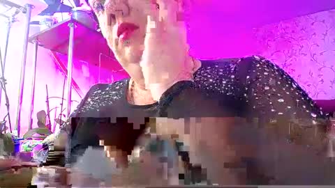 Snapshot of lady_gloria chatting on 01-01-25, 12:44 Lady Gloria online show from 01-01-25, 12:44