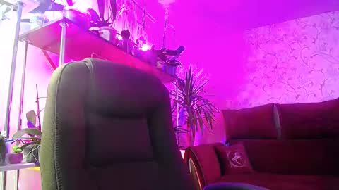 Snapshot of lady_gloria chatting on 01-04-25, 06:41 Lady Gloria online show from 01-04-25, 06:41