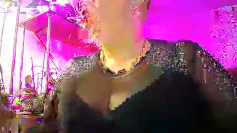 Snapshot of lady_gloria chatting on 01-05-25, 05:51 Lady Gloria online show from 01-05-25, 05:51