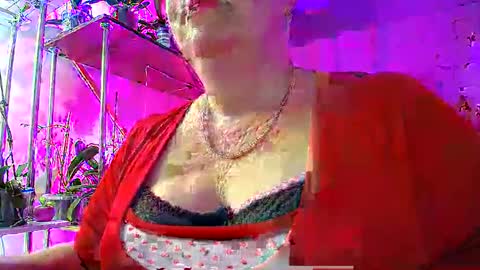 Snapshot of lady_gloria chatting on 01-12-25, 07:00 Lady Gloria online show from 01-12-25, 07:00