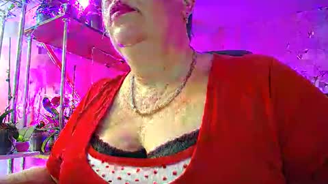 Snapshot of lady_gloria chatting on 02-01-25, 12:37 Lady Gloria online show from 02-01-25, 12:37