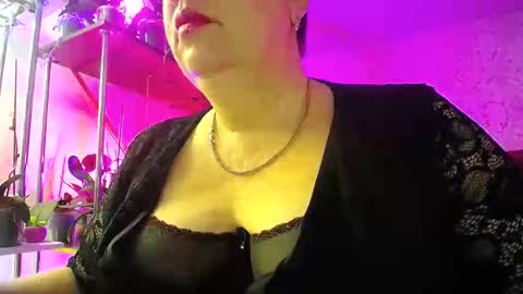 Snapshot of lady_gloria chatting on 02-02-25, 04:05 Lady Gloria online show from 02-02-25, 04:05
