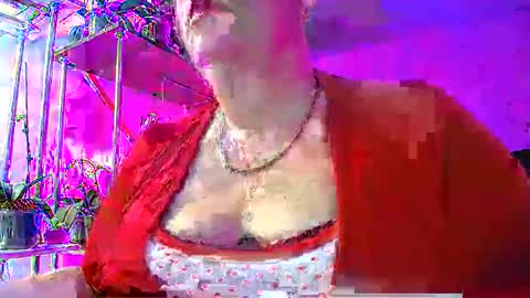 Snapshot of lady_gloria chatting on 02-17-25, 03:58 Lady Gloria online show from 02-17-25, 03:58