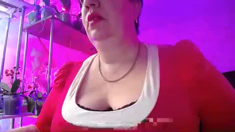 Snapshot of lady_gloria chatting on 03-06-25, 04:19 Lady Gloria online show from 03-06-25, 04:19