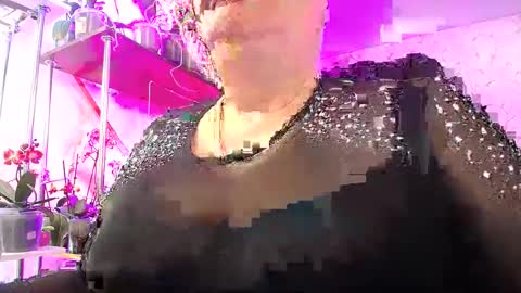Snapshot of lady_gloria chatting on 03-08-25, 09:17 Lady Gloria online show from 03-08-25, 09:17